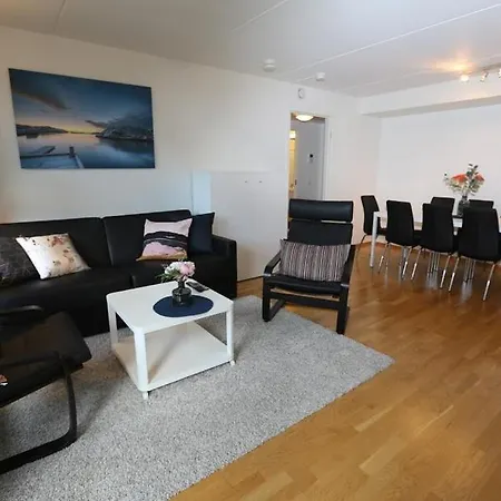 Apartment Center 3 Bedrooms Apartment, Mandalls Gate 12 *