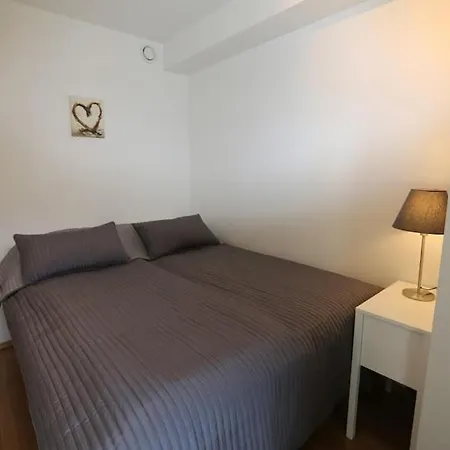 Center 3 Bedrooms Apartment, Mandalls Gate 12 Apartment *